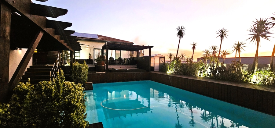 7 Bedroom Property for Sale in Country Club Western Cape